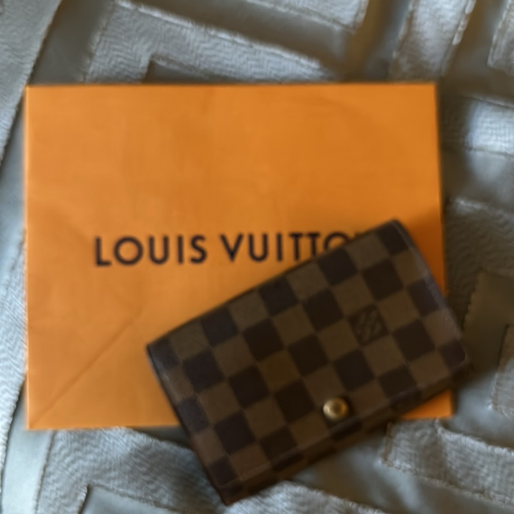 Louis Vuitton Tresor Wallet Damier Ebene - Picture 2 of 16
